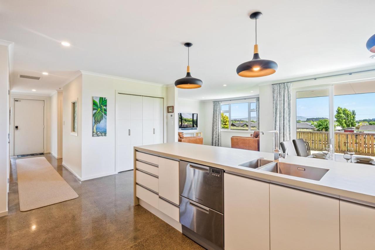 Matenga Townhouse - Waikanae Holiday Home Exterior photo